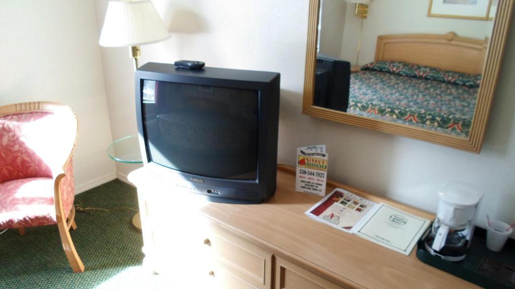 Green Lantern Motel South Lake Tahoe Room photo